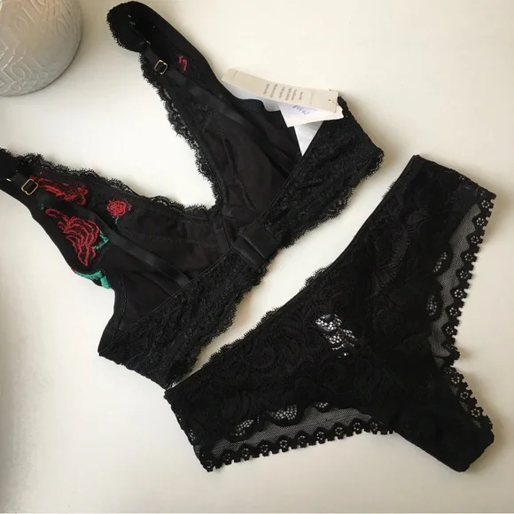 Lingerie set floral embroidered - Picture 4 of 13